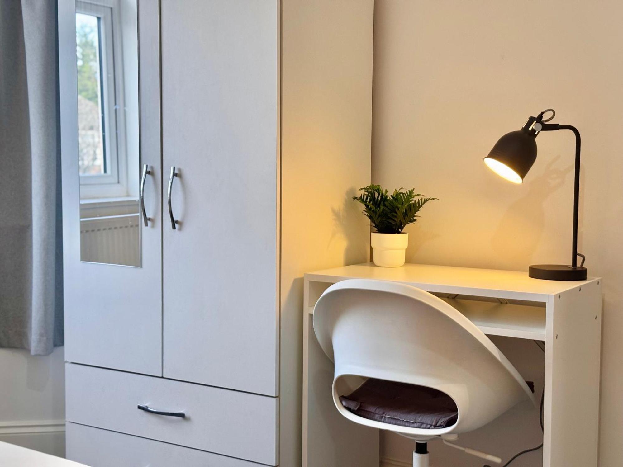 Convenient Near Wembley Stadium Londra